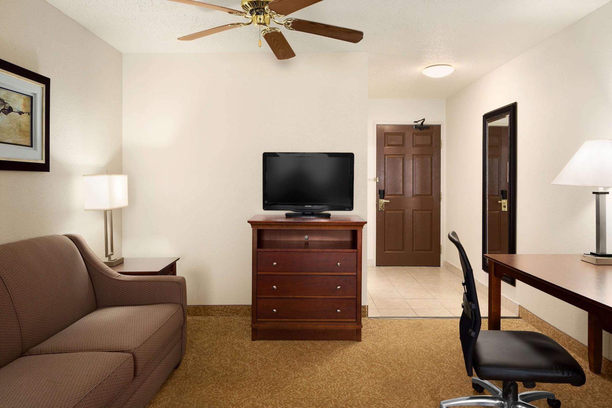 Country Inn & Suites By Radisson, Grand Rapids Airport, Mi Каскейд Экстерьер фото