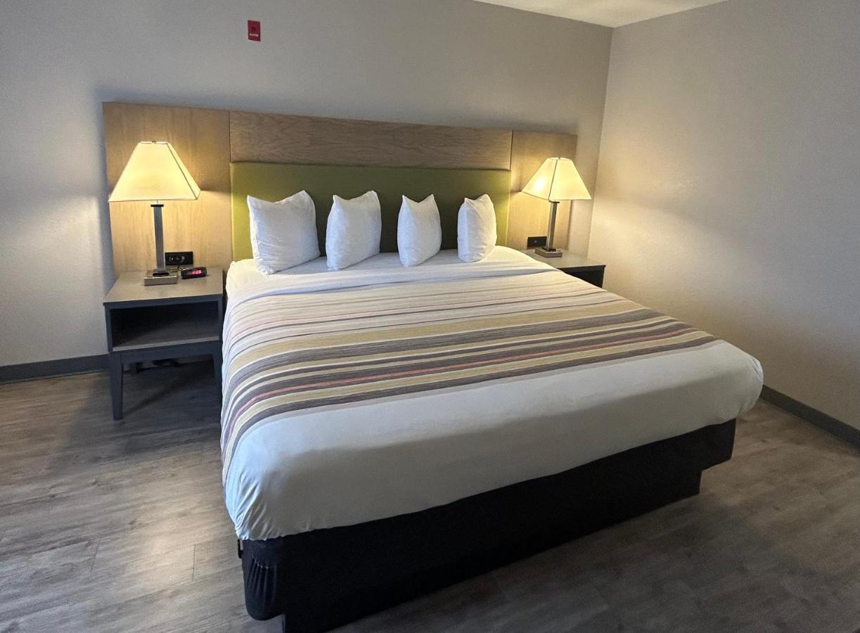 Country Inn & Suites By Radisson, Grand Rapids Airport, Mi Каскейд Экстерьер фото