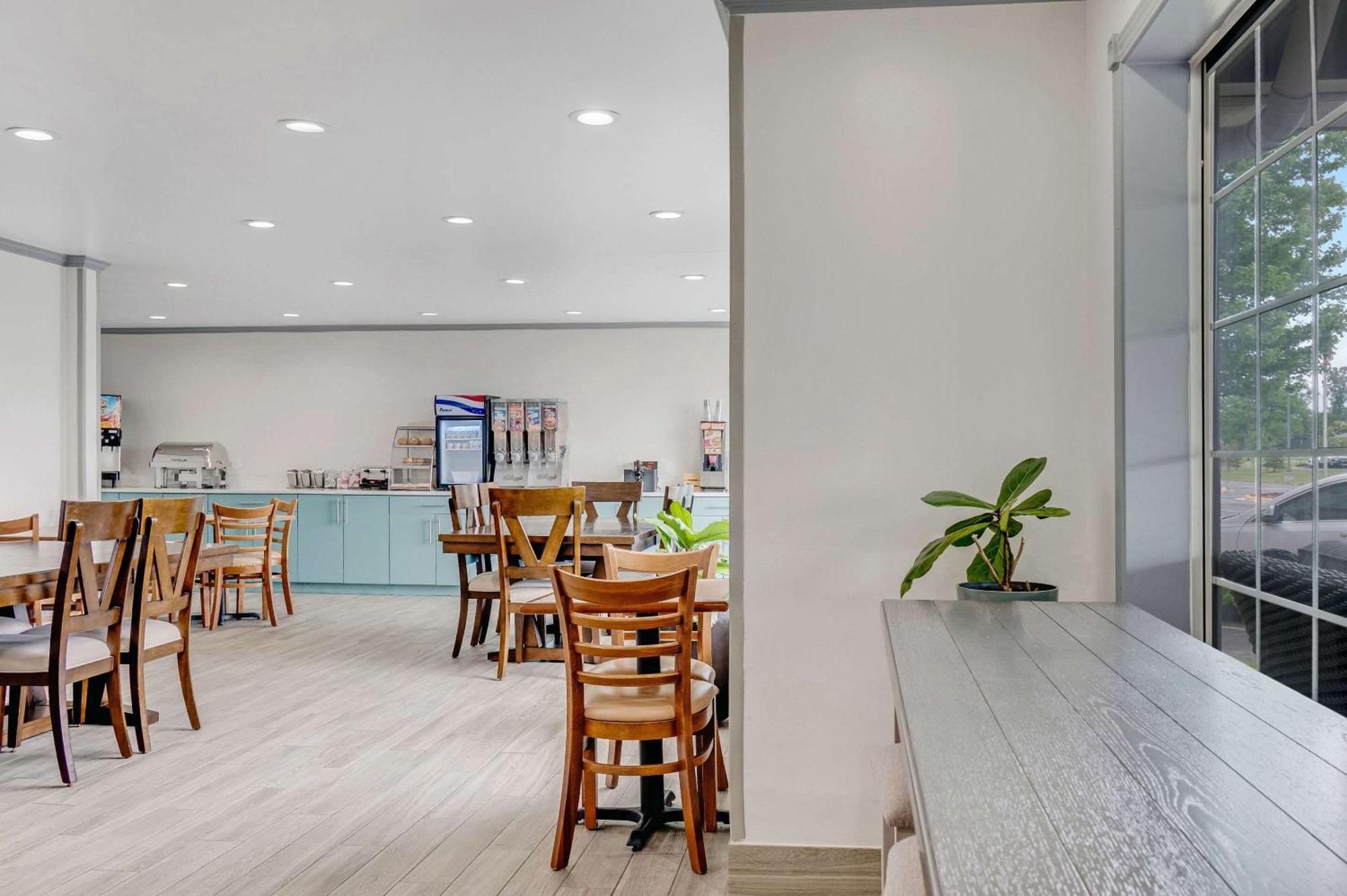 Country Inn & Suites By Radisson, Grand Rapids Airport, Mi Каскейд Экстерьер фото
