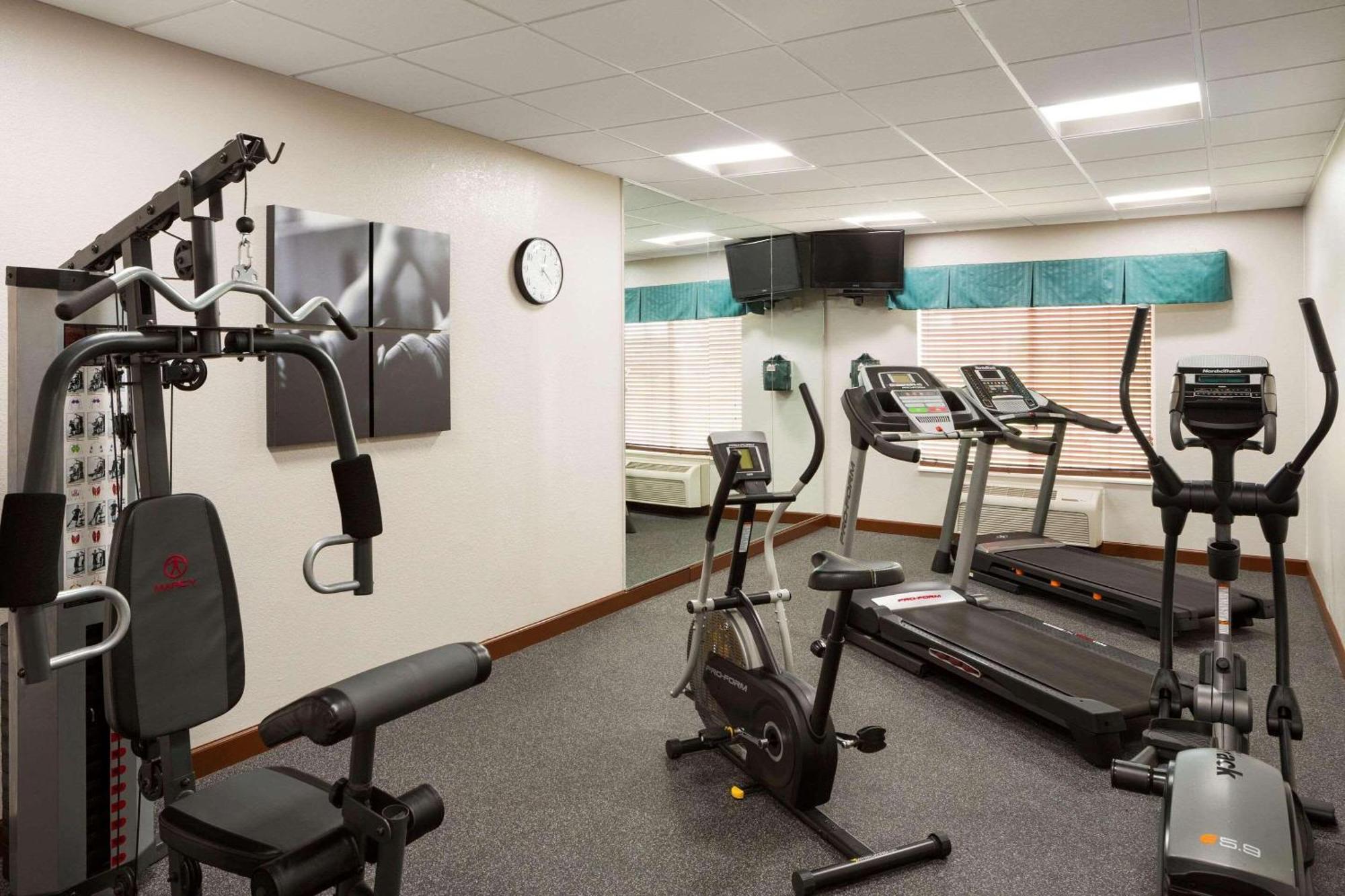 Country Inn & Suites By Radisson, Grand Rapids Airport, Mi Каскейд Экстерьер фото