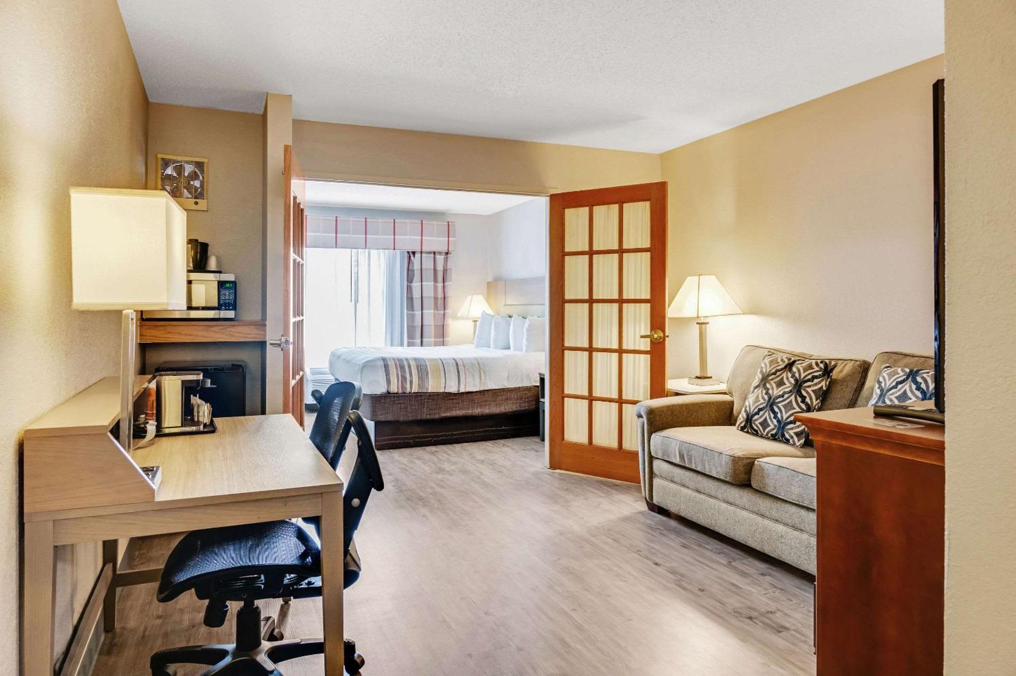 Country Inn & Suites By Radisson, Grand Rapids Airport, Mi Каскейд Экстерьер фото