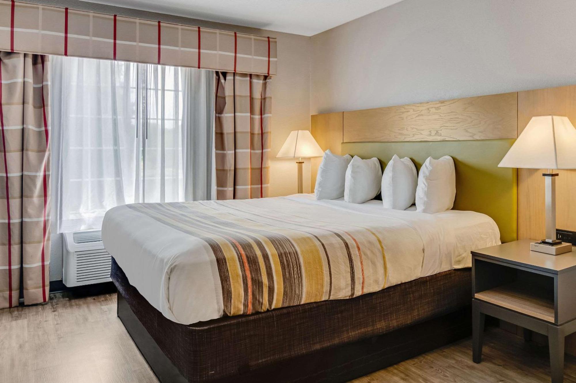 Country Inn & Suites By Radisson, Grand Rapids Airport, Mi Каскейд Экстерьер фото