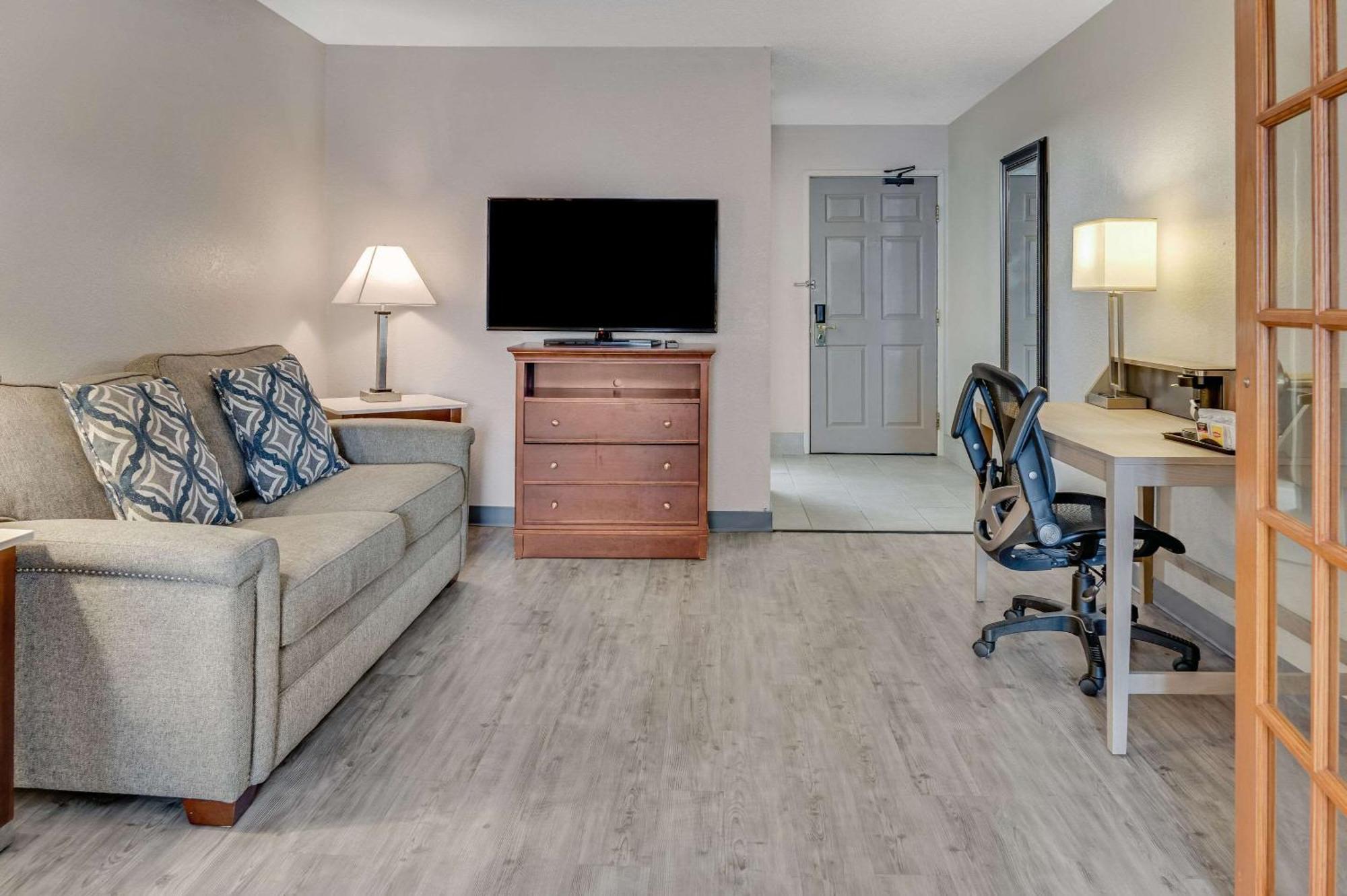 Country Inn & Suites By Radisson, Grand Rapids Airport, Mi Каскейд Экстерьер фото