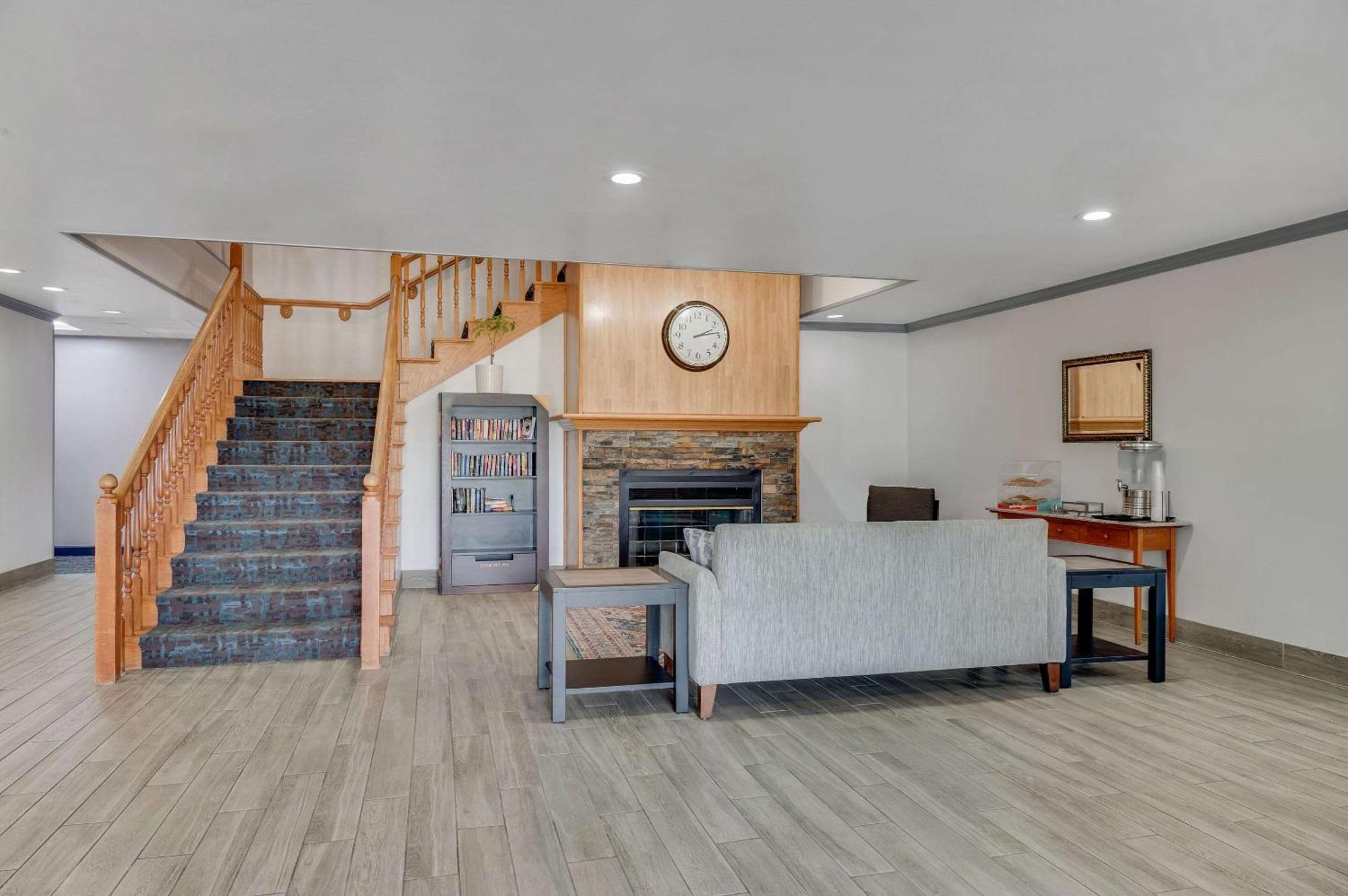 Country Inn & Suites By Radisson, Grand Rapids Airport, Mi Каскейд Экстерьер фото