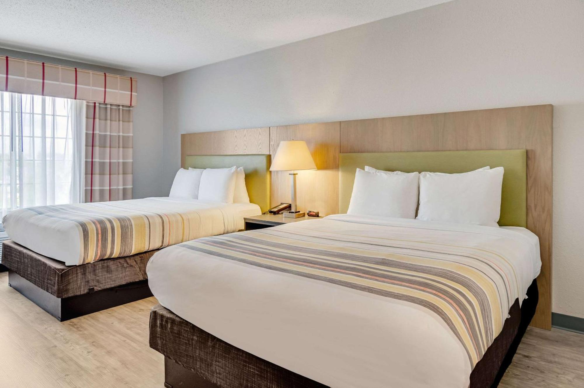 Country Inn & Suites By Radisson, Grand Rapids Airport, Mi Каскейд Экстерьер фото