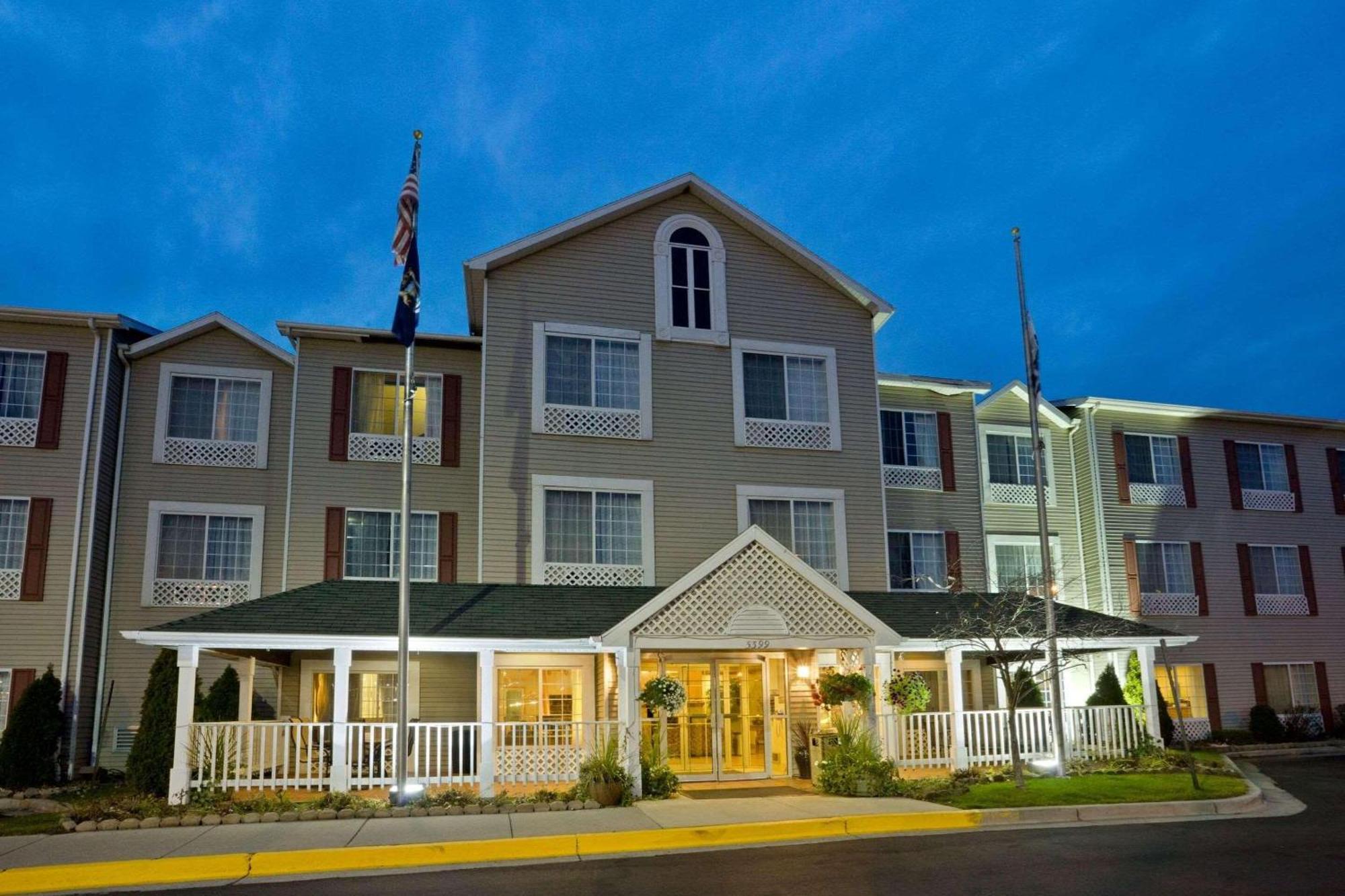 Country Inn & Suites By Radisson, Grand Rapids Airport, Mi Каскейд Экстерьер фото